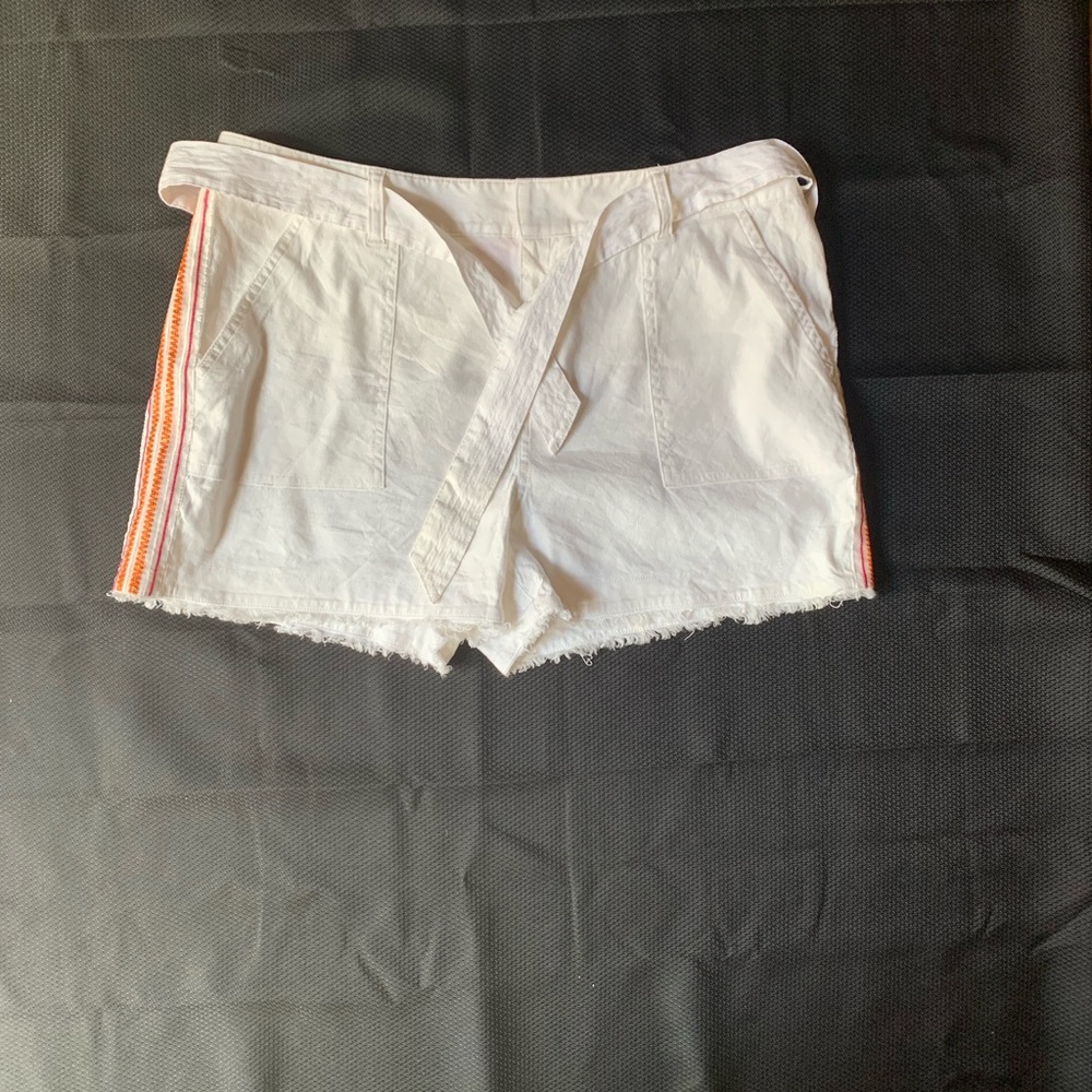 Shorts - Picture 2 of 4
